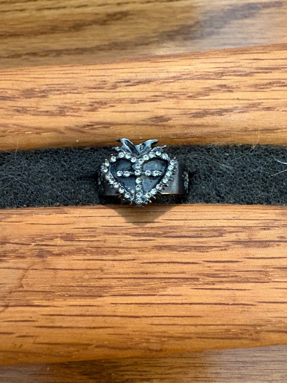 Virgins Saints and Angels!!! Queen of Hearts Crystal Logo Ring
Gunmetal / 6